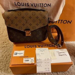 Louis Vuitton reverse pochette Métis purse